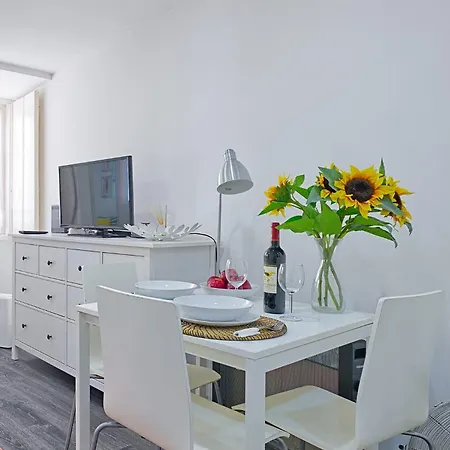 Cozy Center Apartman *